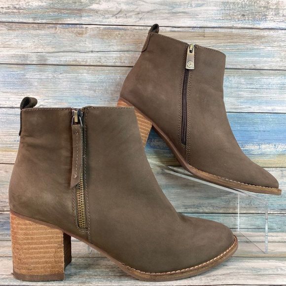 Blondo Waterproof Ankle Boot Bootie Womens 9M Gray Nubuck Leather Uppers Zip Up - Picture 1 of 12